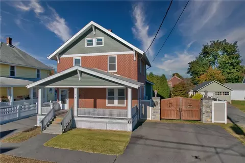 19 Pine St, Port Jervis, NY 12771