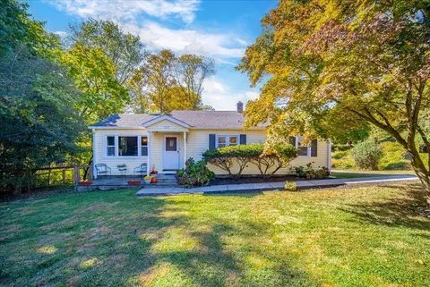 160 3rd St, Cortlandt, NY 10596