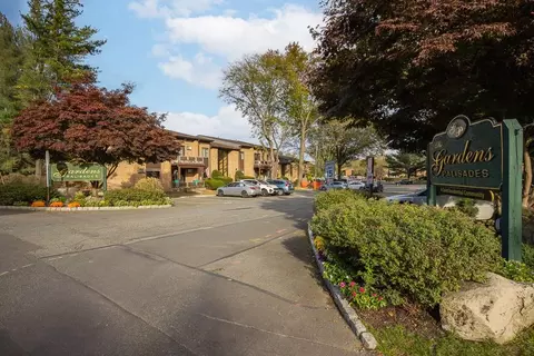 370 Skyline Dr, Pomona, NY 10970