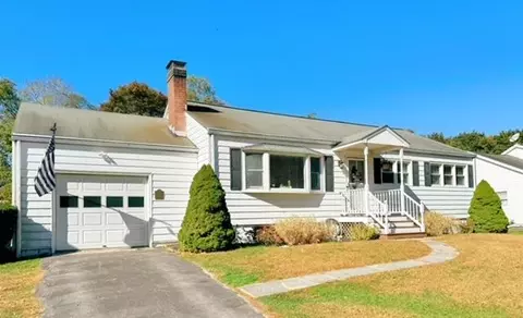 7 Alfred Dr, Poughkeepsie, NY 12603
