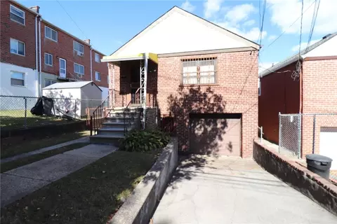 1221 Arnow Ave, New York, NY 10469