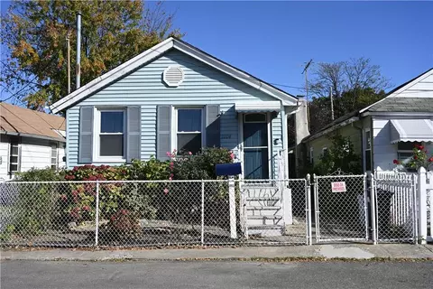 1204 Harding Park, New York, NY 10473