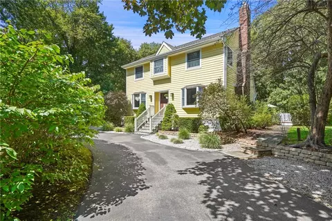 7 Laurel Rd, Lewisboro, NY 10590
