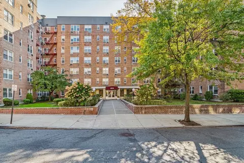 1 Sadore Ln #2Y, Yonkers, NY 10710