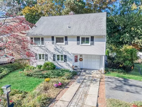 119 Westminster Dr, Yonkers, NY 10710