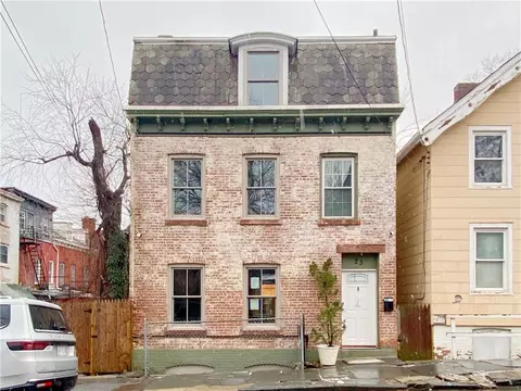 23 Farrington St, Newburgh, NY 12550