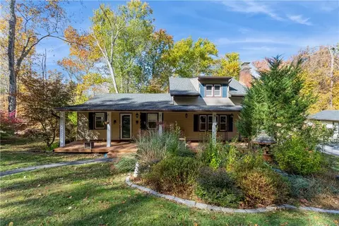 11 Creek Bend Rd, East Fishkill, NY 12533