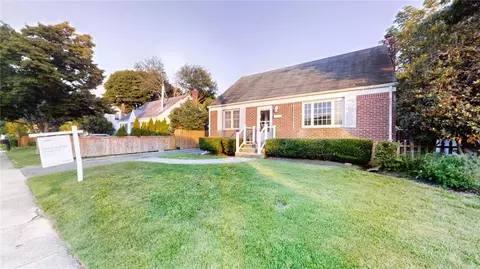 30 Bogart St, Huntington Station, NY 11746