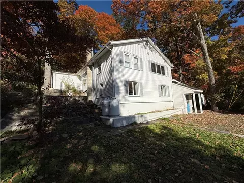 94 Brook Trl, Greenwood Lake, NY 10925