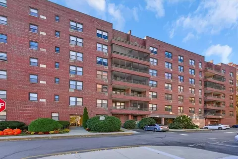 50 Barker St #334, Mount Kisco, NY 10549