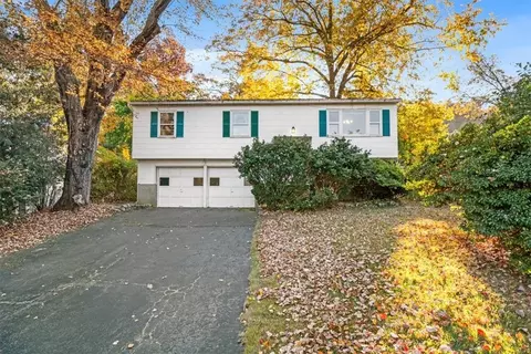 5 Heath Ter, Cortlandt, NY 10567
