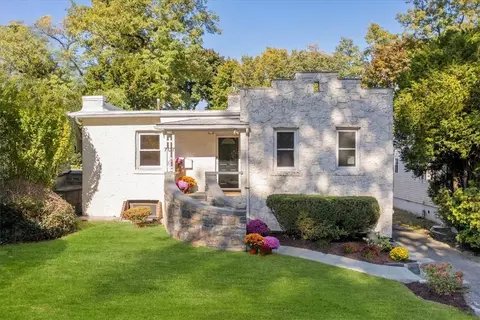 707 Old Post Rd, Mamaroneck, NY 10543