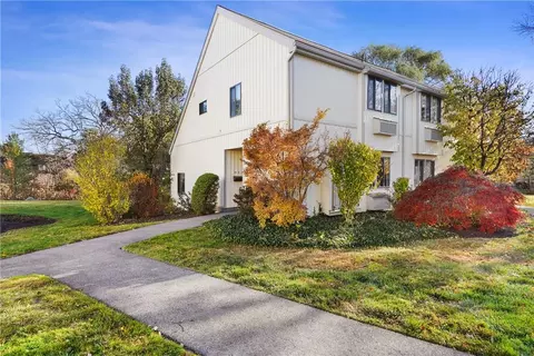24 Kenneth Stuart Pl # B, Yorktown, NY 10547