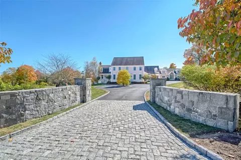7 Linda Ln, Katonah, NY 10536