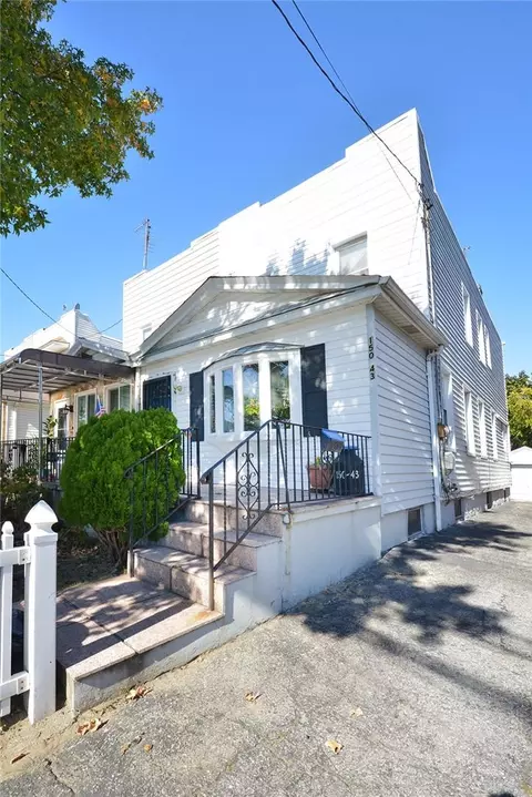 15043 Coolidge Ave, New York, NY 11432