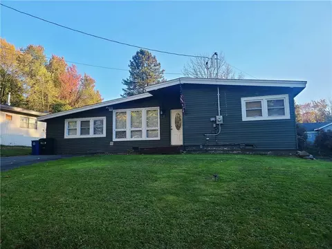 6 The Curve Rd, Thompson, NY 12775