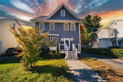 11 Lake Ave, Middletown, NY 10940