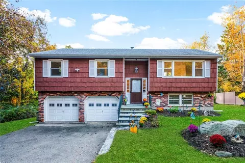 309 Mountain Rd, Yorktown, NY 10535