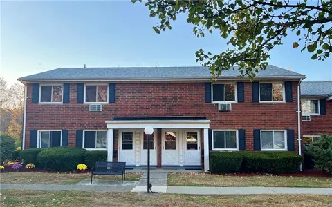 28 Manor Dr #28, Cornwall, NY 12518