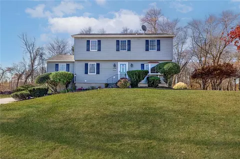 92 Blackberry Dr, Southeast, NY 10509