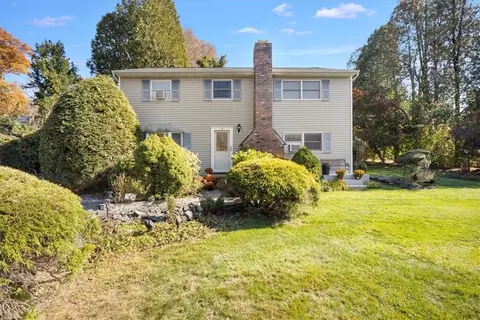 28 Lake Louise Dr, Kent, NY 10512