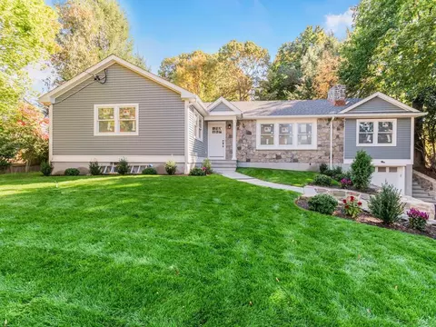 785 E Main St, Mount Kisco, NY 10549