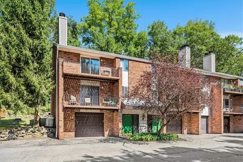801 Mountainside Dr, Tuxedo, NY 10975
