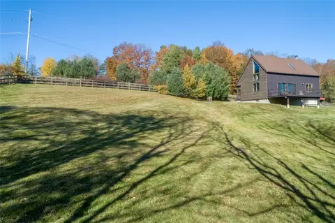 35 Old Inn Rd, Cragsmoor, NY 12420