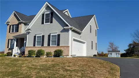 59 Ridgeline Dr, Poughkeepsie, NY 12603