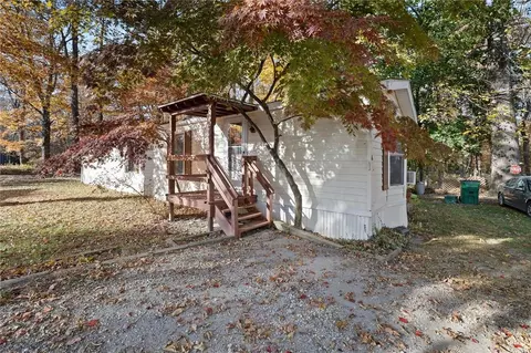 6 Fords Ln N, Beekman, NY 12570