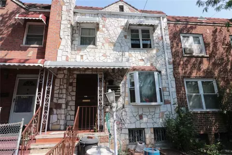 3236 Corsa Ave, New York, NY 10469