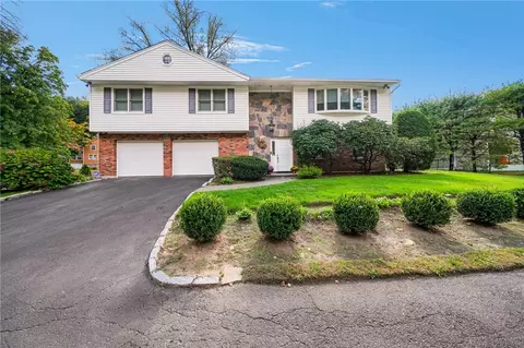 19 Cross Rd, Greenburgh, NY 10502