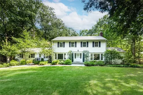 8 Thornewood Rd, North Castle, NY 10504