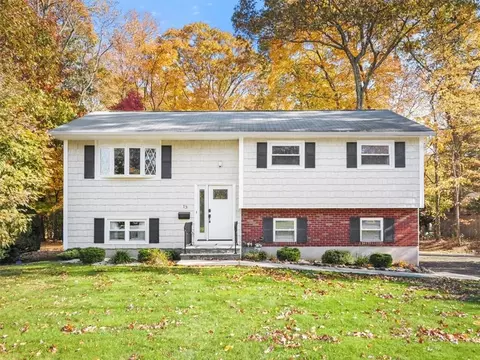 13 Oakland Pl, Clarkstown, NY 10954