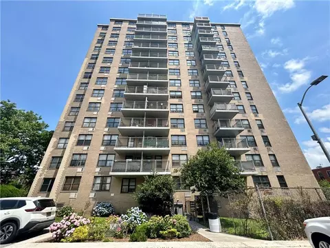 1966 Newbold Ave #807, New York, NY 10472