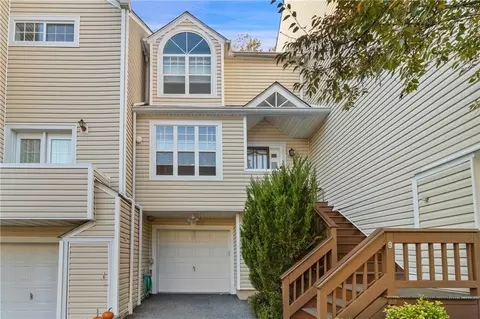 75 W Hartsdale Ave #9, Greenburgh, NY 10530