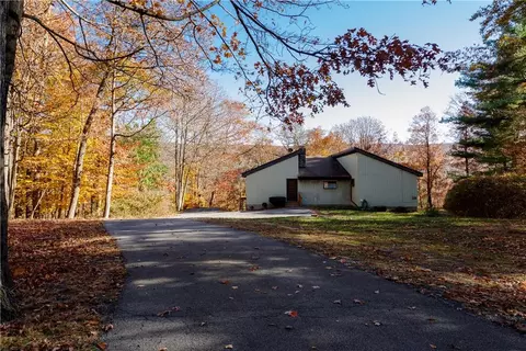 44 Sands Point Rd, Washingtonville, NY 10992