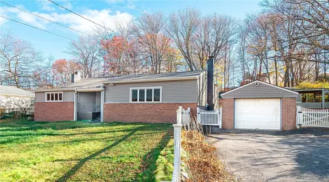 37 Hathorn Blvd, Greenville, NY 12771