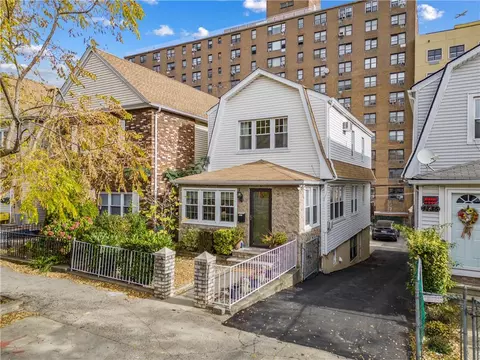 1738 Parkview Ave, New York, NY 10461