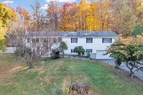 19 Avery Rd, Carmel, NY 10512