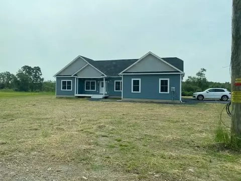 92 Pine Grove Rd, Mount Hope, NY 10940