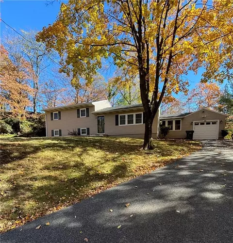 65 Rose Dr, Highlands, NY 10928