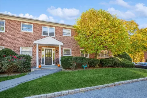 332 N State Rd #1E, Briarcliff Manor, NY 10510
