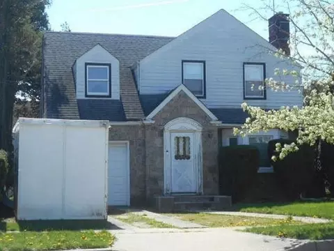 212 Belmont Pkwy, Hempstead, NY 11550