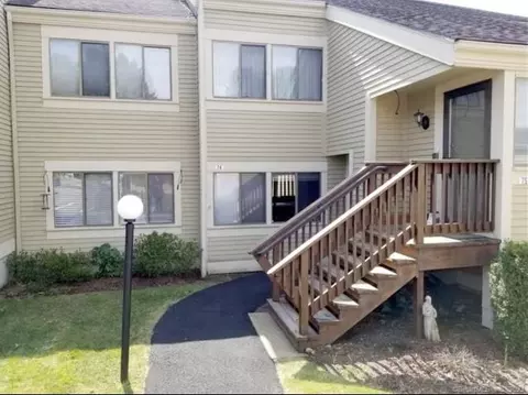 74 Fox #3-74, Lewisboro, NY 10590