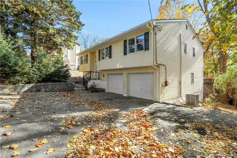 2 Requa St, Mount Pleasant, NY 10510