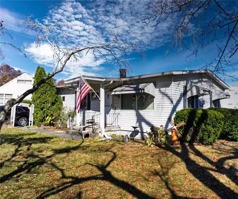 102 Indian Trl, Maybrook, NY 12543