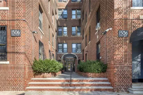 1506 Overing St #4C, New York, NY 10461