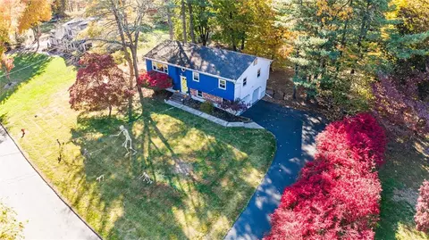 5 Dearborn Rd, Clarkstown, NY 10994