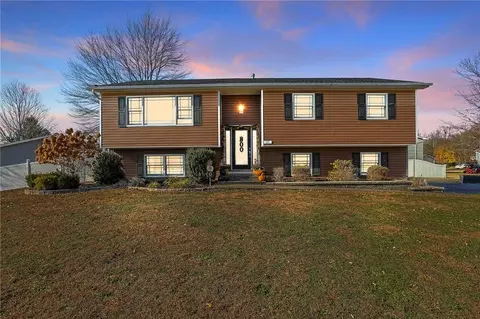 144 Blue Jay Ln, Montgomery, NY 12549